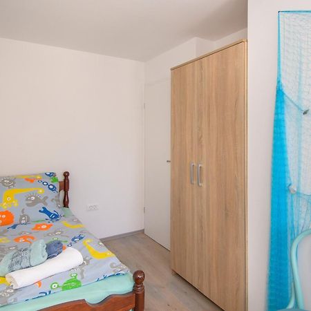 Apartman Dana Kastelir-Labinci Eksteriør bilde